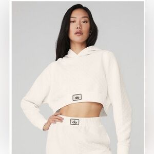 ALO Yoga Women's Ivory Quilted Cropped Hoodie